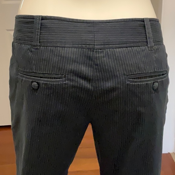 The Limited DREW FIT Women’s Navy Pinstripe Capri Size 10 - Picture 6 of 10